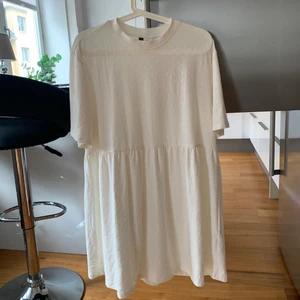 Klänning strl M - Storlek M. 75kr