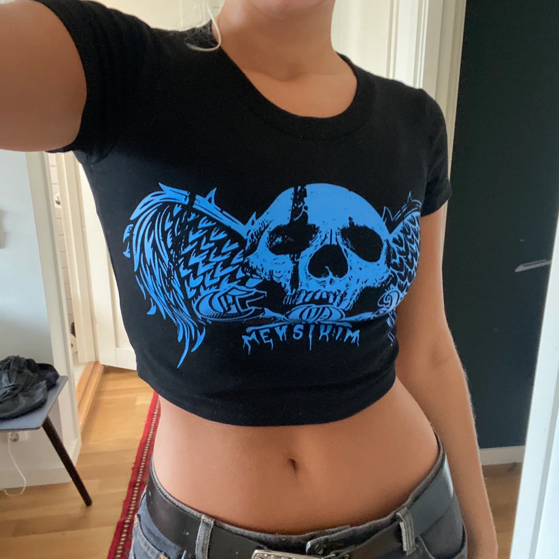 Jättesnygg tajt t-shirt med skelettmotiv