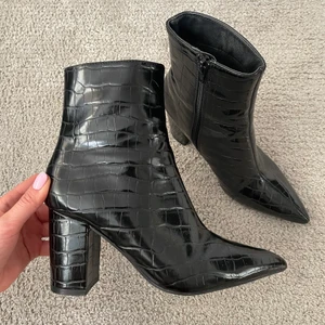 Boots - Fina stövlar från Nelly.com