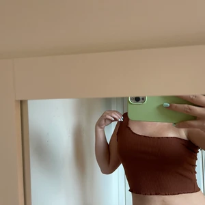 One shoulder top  - Jättefin one shoulder top som endast är testad! Skriv privat för fler bilder! GRATIS FRAKT!