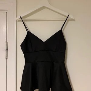 Topp från ginatricot S - Fin topp från ginatricot i strl. S