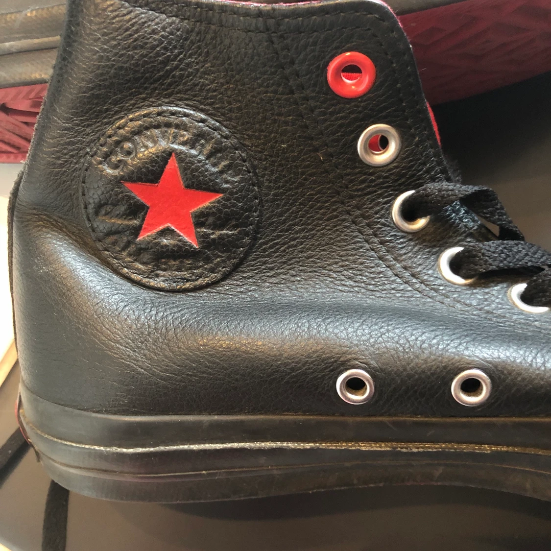 Svarta converse skinn strl 7,5 / 41 - 91