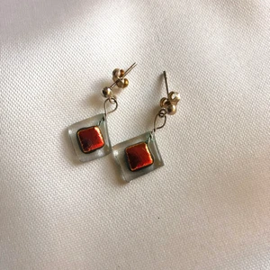 Handgjorda örhängen - Handgjorda örhängen i silver och glas. Aldrig använda.