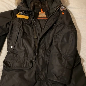 Parajumper - Parajumper i nyskick Stl M