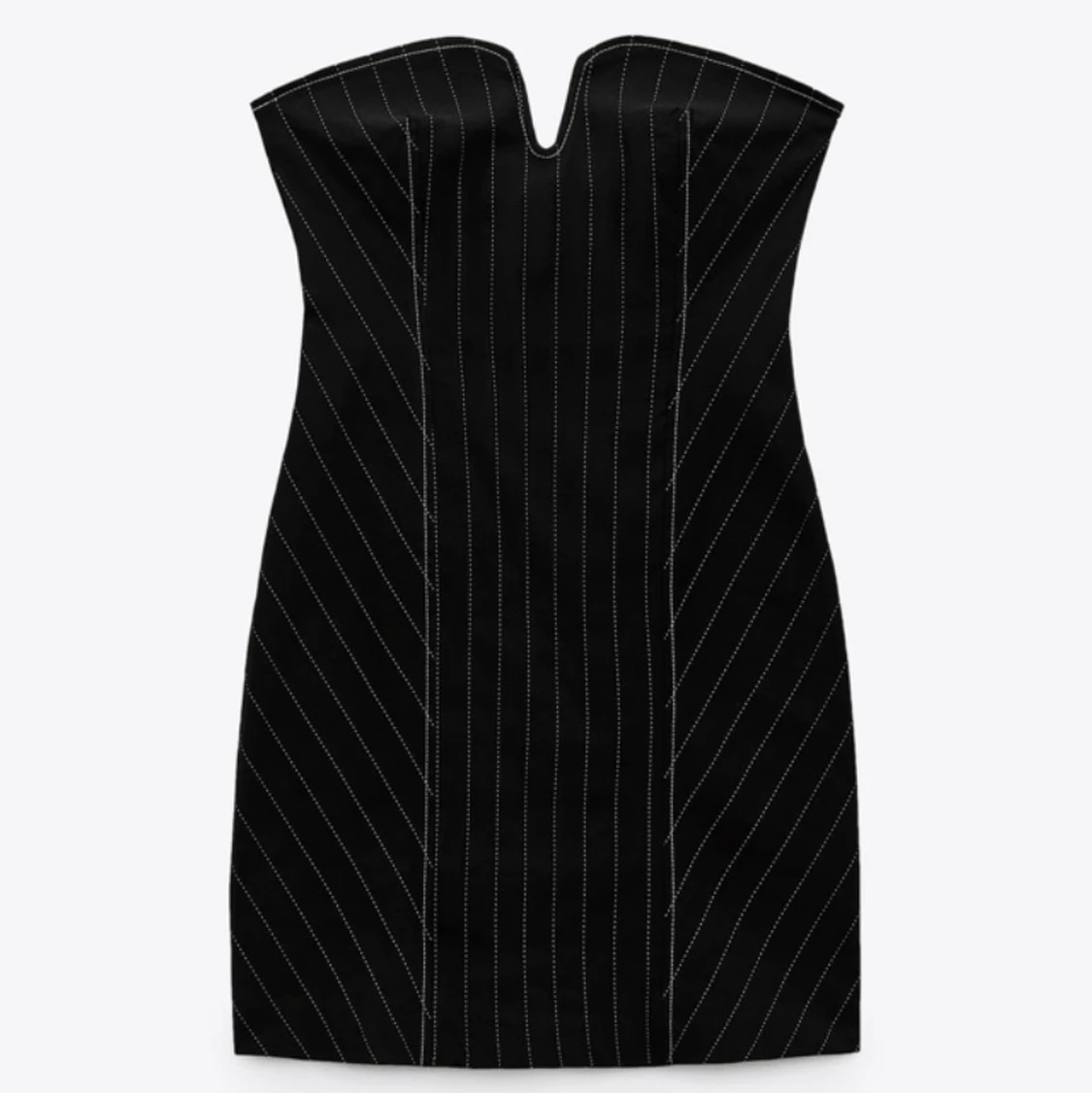 Kort figursydd klänning - 90