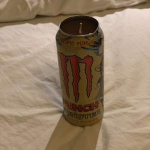 Monster ljus, super coolt i ens rum som en extra cool prydnad. 110kr+ frakt 