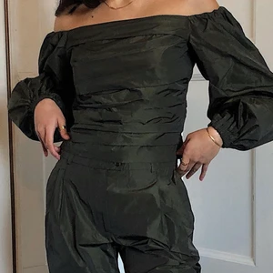 Stine Goya Sæt  - Smukkeste Stine Goya sæt - toppen er en størrelse M og bukserne S !! Kun brugt 1 gang :)