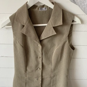 Topp - En skitsnygg elegant topp som aldrig kommit till användning❤️