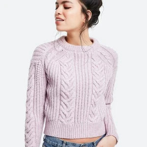 Stickat tröja Bikbok xs - Säljer en pastelllila stickad tröja från BikBok, storlek xs. Aldrig använd. Ull och alpacka i den så den är säkert jättevarm och mysig! Kan skickas spårbart för 66 kr med postnord.