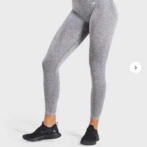 Gymshark VITAL SEAMLESS  - Säljer min gymshark vital seamless pga. inte kommer till någon användning. Användt endast 2-3 gånger och den är fortfarande nyskick. Skicka DM för mer bilder 💗   