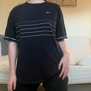 Nike T-shirt - Säljer denna coola Nike-T-shirt i storlek XL💙