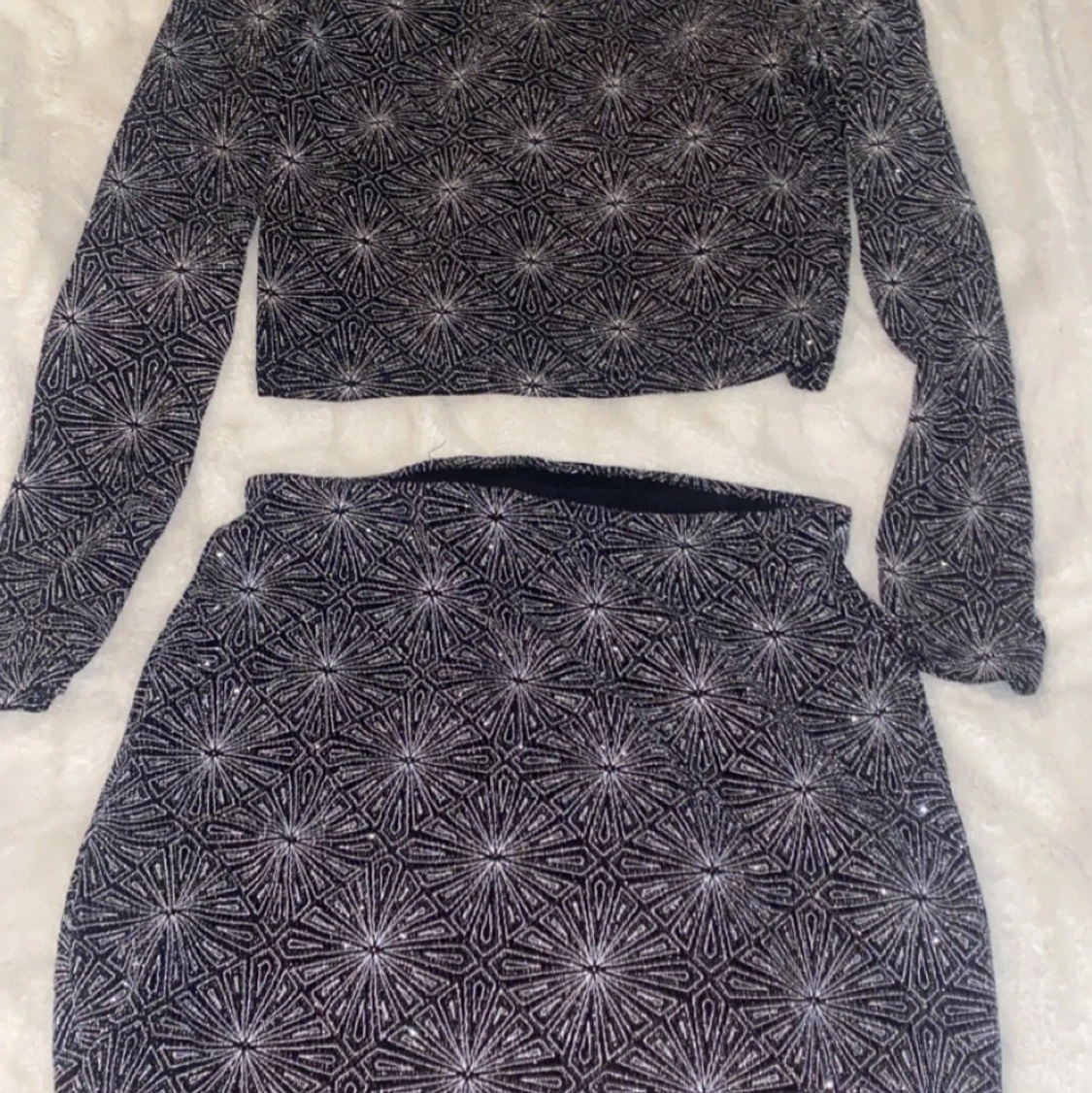 Ett fint glitter set i storlek S  - 90