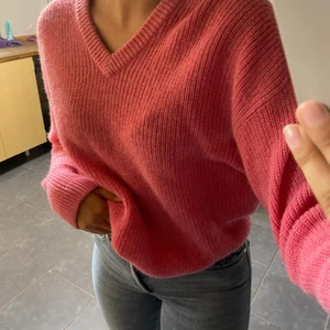 Superhärlig tröja - Mysig stickad tröja från Filippa K! Står xs men sitter som en M!! Skriv privat för intresse!!❤️ Köpare står för frakt