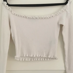 super fin off the shoulder tröja <3 - storlek M eller S men passar säkert båda !