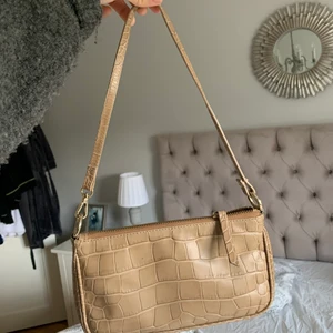 Väska &otherstories - Super fin väska ifrån &otherstories💕