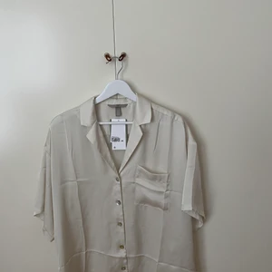 Resort skjorta  - Hör av dig om du vill se fler bilder🥰