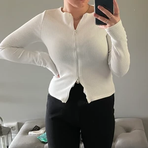 Zip tröja  - Tröja från PLT som var ganska populär för typ nått år sen. Aldrig använd.