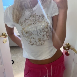 Juicy couture tshirt  - Aldrig använd, strl xs men passar xs-m💕