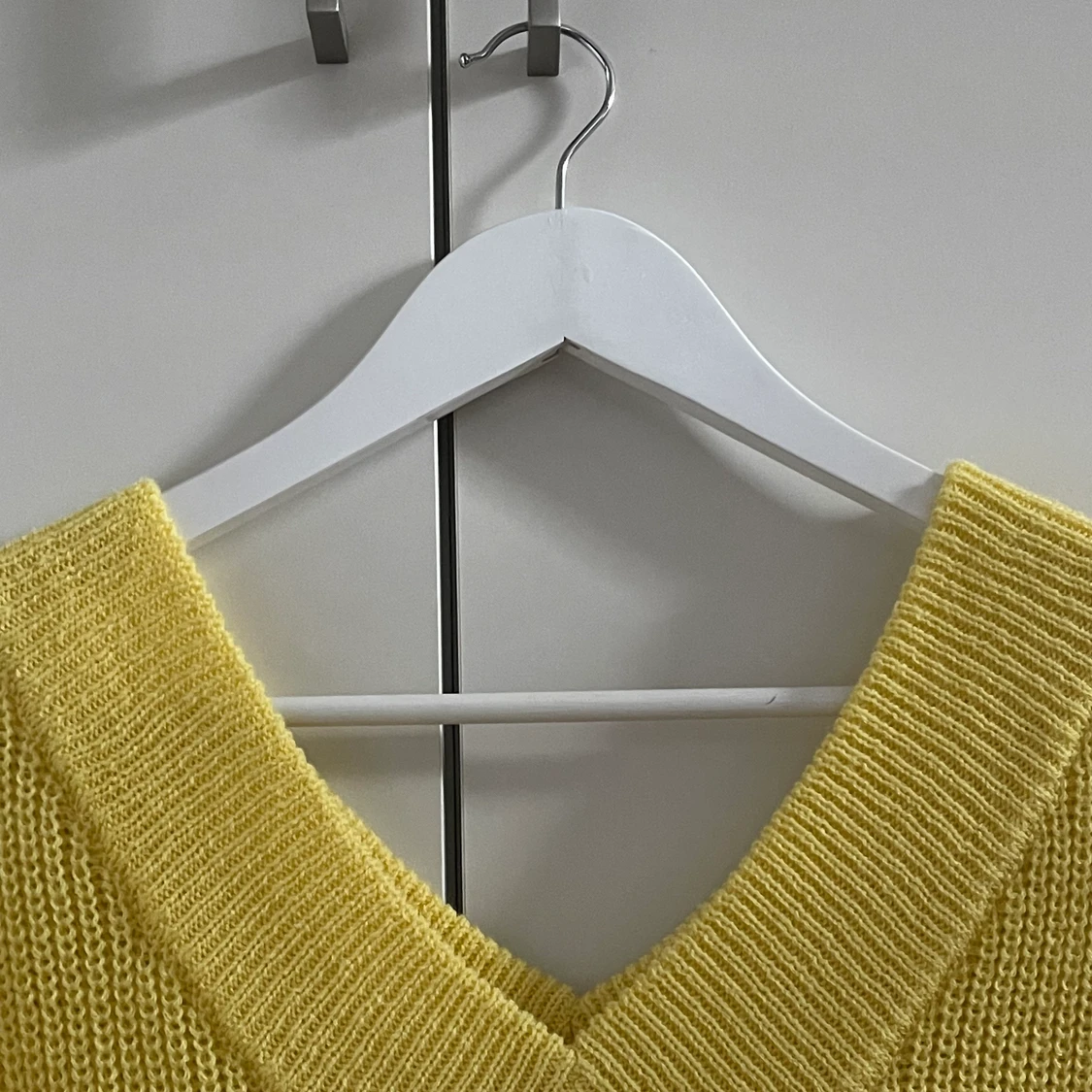 Stickad gul tröja - 91