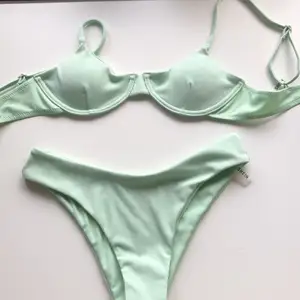 Superfin ljusgrön bikini som aldrig är använd då den tyvärr var för liten!