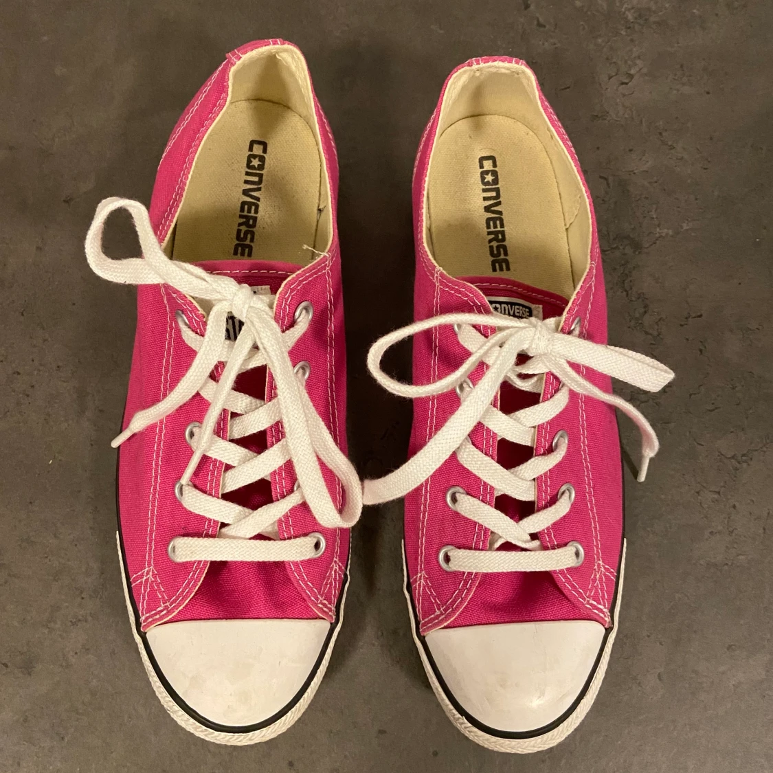 Rosa Converse