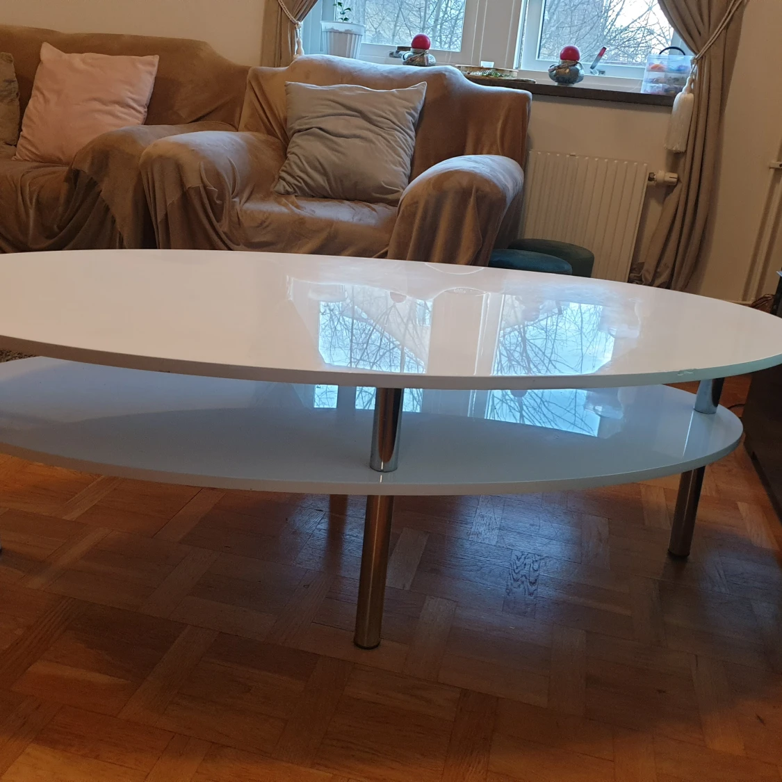 Säljer min soffbord nu pris 2495kr jag vill sälja nu pris 400kr 