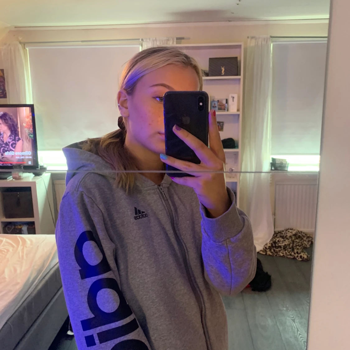 Grå adidas tröja  - 90