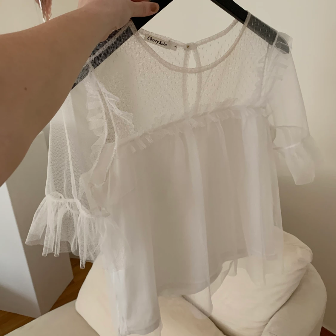 Vit top med mesch  - 91