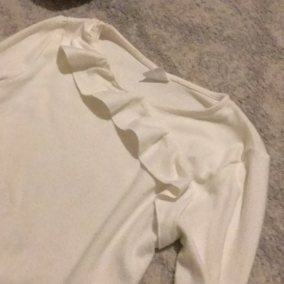 Vit långärmad volang tröja⚡️ - 90