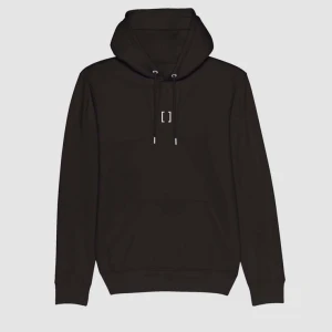Bracket hoodie  - Redan nu går det att beställa vår nya hoodie! Det finns från storlekarna Xs-XXL 