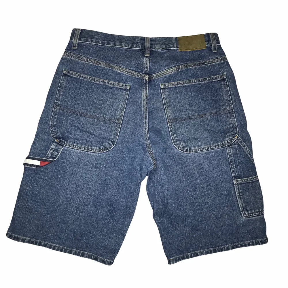 Ett par dunder baggy tommy hilfiger shorts, fett gang🔥. Shorts.