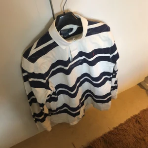 Polo Raulp Lauren vintage  - Köpt 2010 använd Max 5 gånger legat i en låda i källaren därav den skrynkliga bilden 