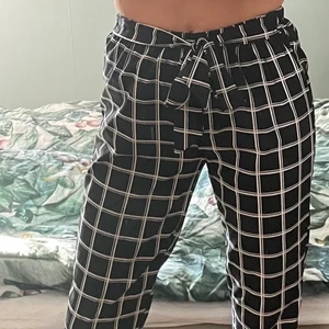 Tunn sommarbyxa - Tunn, snygg byxa, sköna på sommaren, fint skick.