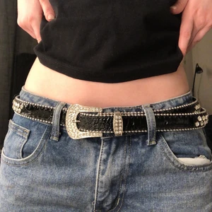 Svart bälte  - Nyskick, 80 kr, kontakta vid frågor & intresse