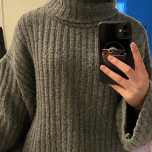 Stickad tröja  - Från Gina 