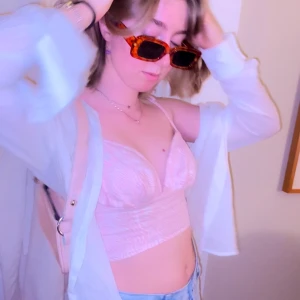 Söt topp - Passar någon med BH storlek ca B/C. Har sytt själv💗