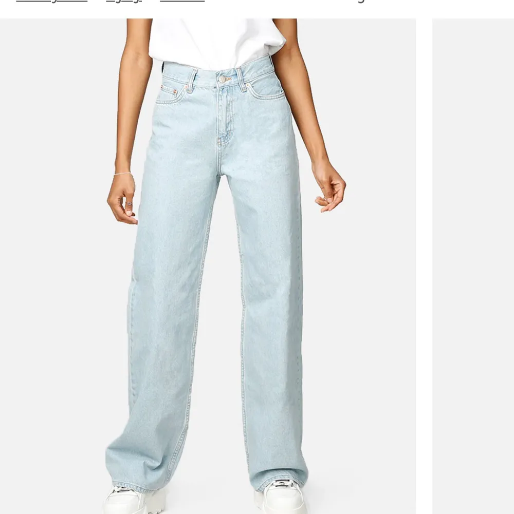 säljer mina fina jeans från junkyard i stl27. passar någon som är ca 165cm lång. Jeans & Byxor.