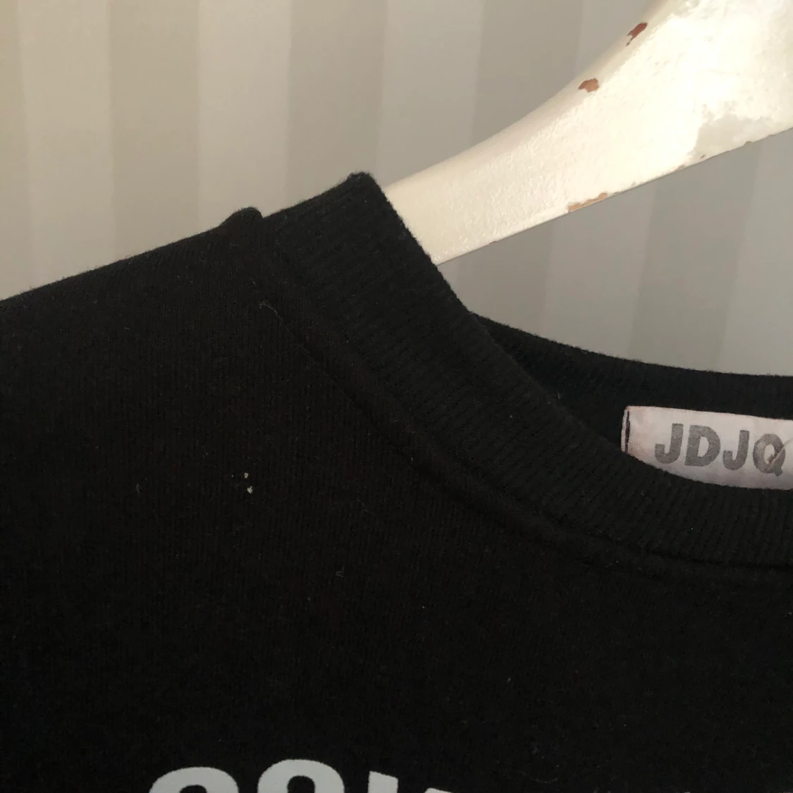 Svart tröja  - 91