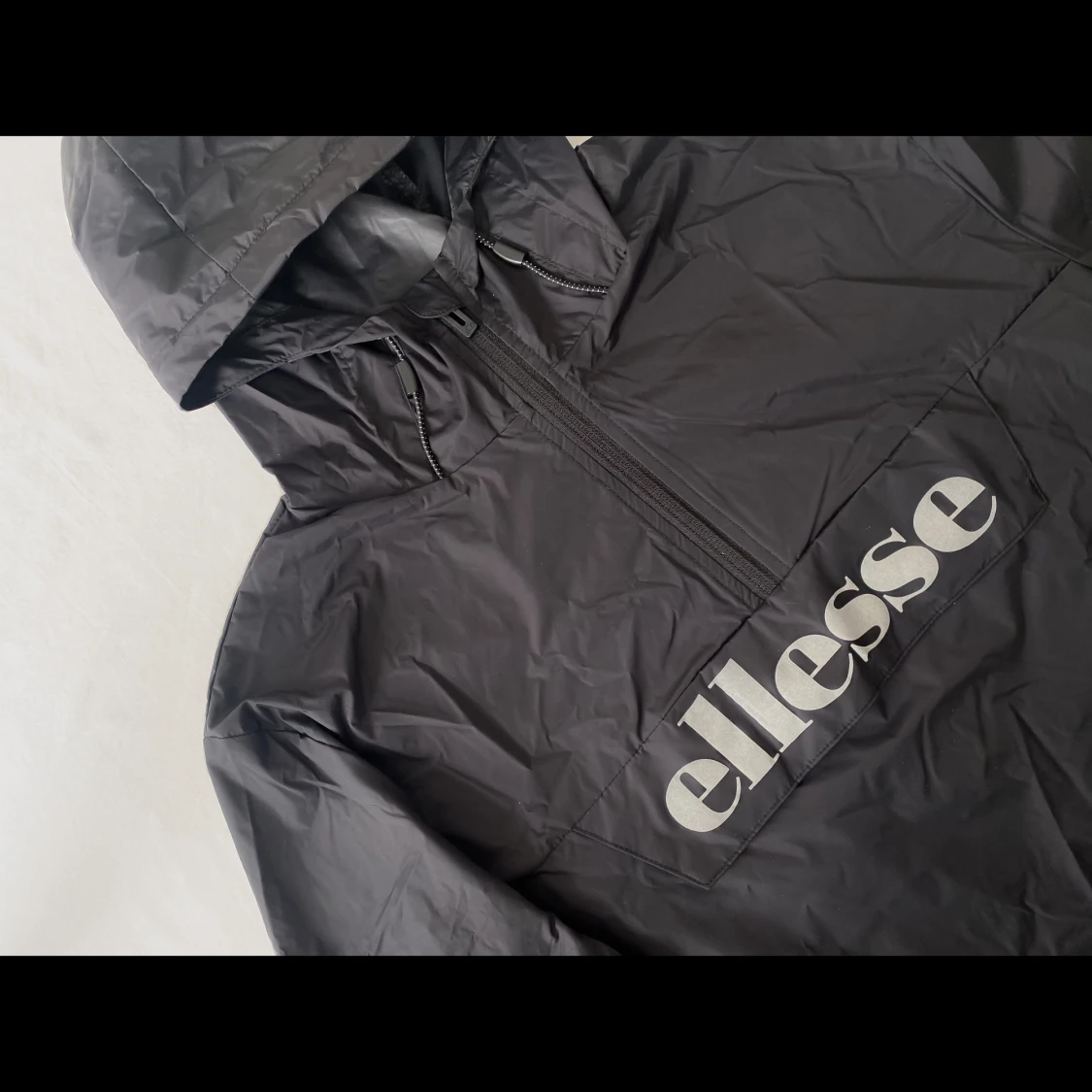  Oanvänd Ellesse jacka - 90