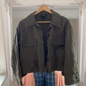 Monki jacka - 150 kr !!❤️säljer för den inte kommer till användning, skriv för fler bilder, storlek S