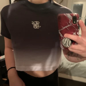 Siksilk crop - Siksilk crop top, knappt använd.