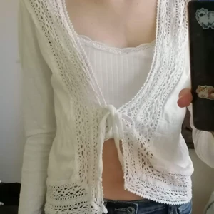 Vit topö med spets - Bra skick