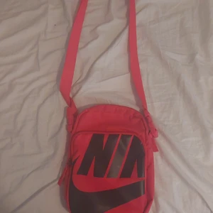 Nike väska - Nike väska helt nytt skick.