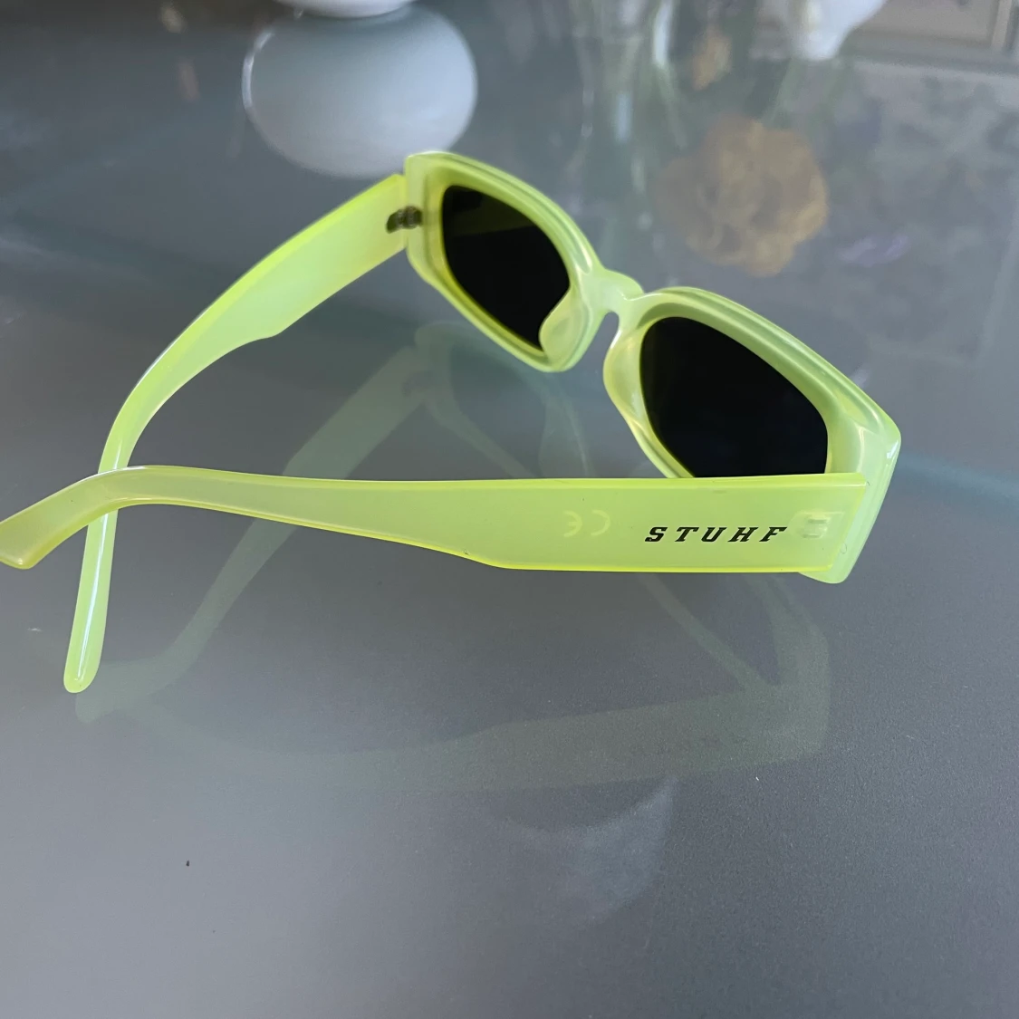 Solglasögon STUHF gul/gröna