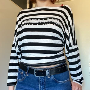 Tröja - Tröja i gott skick. Osäker på storlek men gissar på S/M