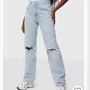 Säljer dessa jeans från Gina tricot, endast använda 1 gång, säljer då de inte kommer till användning 