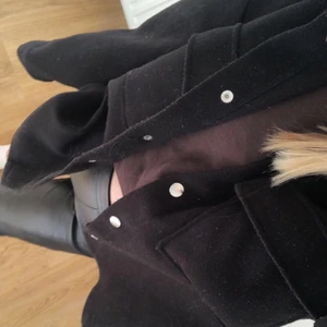 Tygjacka - Superfin jacka från Gina tricot! Mycket använd men ser som ny ut bara att den är lite nopprig men annars så fin