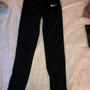 Nike tights  - Helt nya super sköna GRATIS FRAKT
