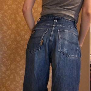 Armani Jeans storlek 28/32