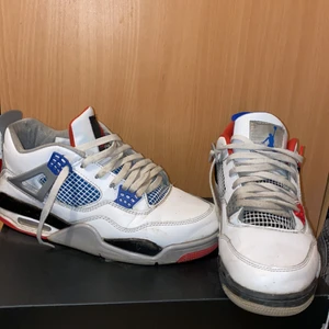 Jordan 4 retro  - Har haft skorna i ett år och dem är i ganska bra skick 